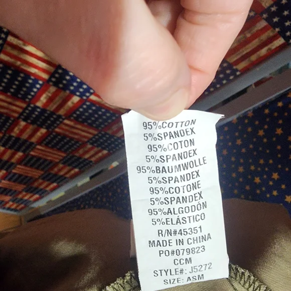 **Sleeveless Camouflage Zip-Front Jumpsuit in Green Camo** - Picture 11 of 13